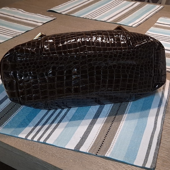 MICHEAL KORS CROCODILE BEVERILY SHOULDER BAG - Picture 4 of 4